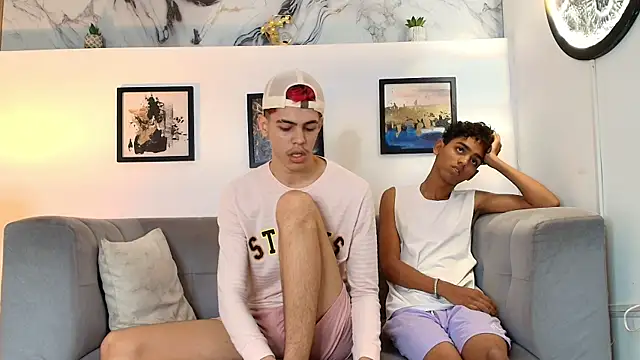 Snapshot of TWINKS_FRIENDS chatting on 05-22-26, 01:28 TWINKS FRIENDS online show from 05-22-26, 01:28