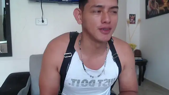 Hiroshi Shen online show from 05-03-26, 01:06