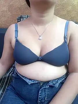 Snapshot of Iampriyaaa15 chatting on 11-29-25, 07:33 Iampriyaaa15 online show from 11-29-25, 07:33