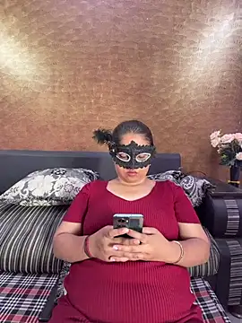 Iampriyaaa15 online show from 07-13-26, 07:55