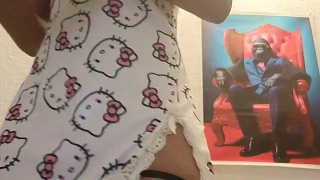 Snapshot of Oulola777 chatting on 10-12-25, 05:12 Oulola777 online show from 10-12-25, 05:12