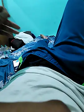 Snapshot of santa7869 chatting on 09-21-25, 07:10 santa7869 online show from 09-21-25, 07:10