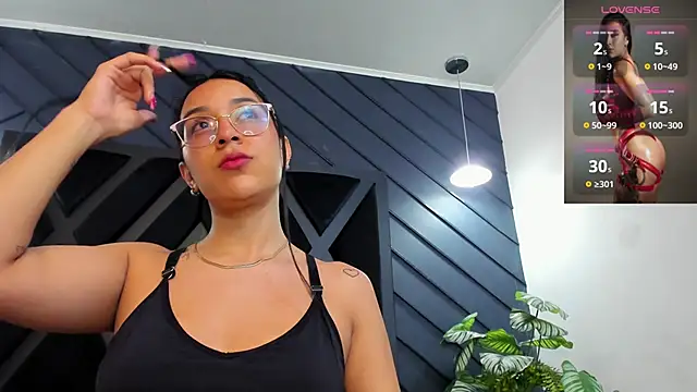 zoe martins  online show from 11-03-25, 05:25