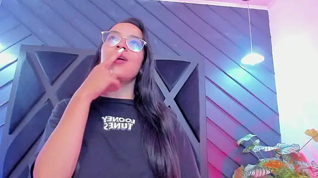 zoe martins  online show from 02-17-26, 05:19