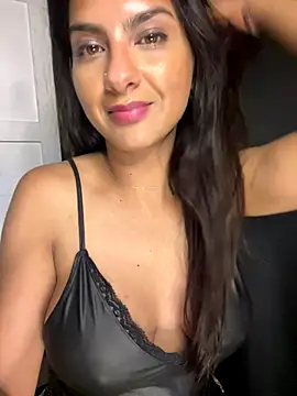 chicachocolate01 online show from 11-18-25, 04:39