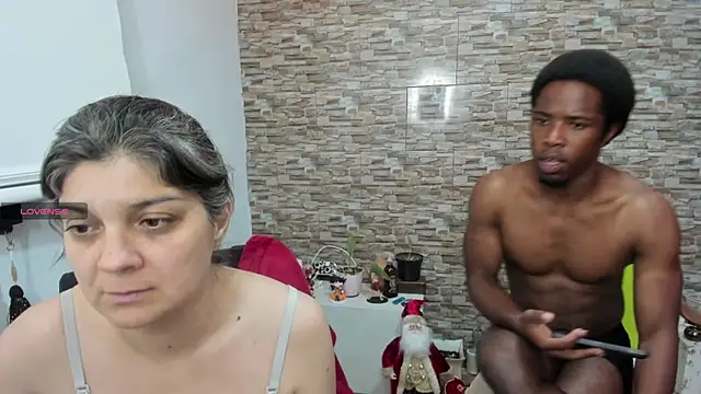 Snapshot of queemking chatting on 12-19-25, 03:35 queemking online show from 12-19-25, 03:35