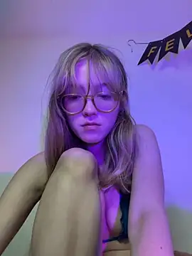 ReenKitty online show from 10-22-25, 04:46