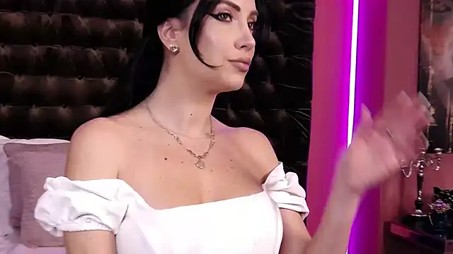 Snapshot of StephanyMillan chatting on 12-14-25, 05:57 StephanyMillan online show from 12-14-25, 05:57