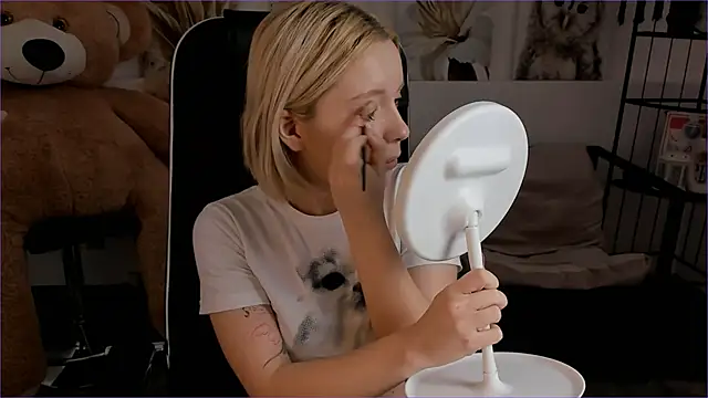 AuroraWrenfield online show from 01-12-26, 10:09