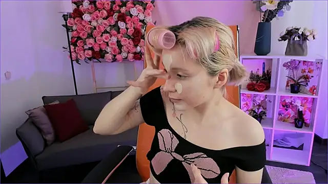 AuroraWrenfield online show from 02-12-26, 10:10