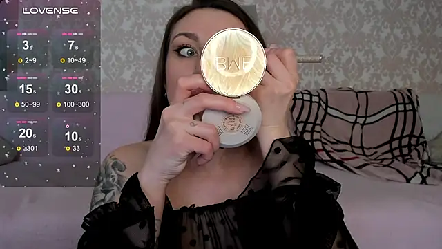 Snapshot of Lil_Foxy9 chatting on 10-28-25, 05:11 Lil Foxy9 online show from 10-28-25, 05:11