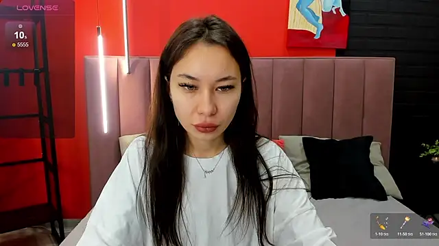 Snapshot of Kat__cat chatting on 11-24-25, 02:33 Kat cat online show from 11-24-25, 02:33