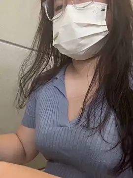 Snapshot of ariel_613 chatting on 10-03-25, 04:42 ariel 613 online show from 10-03-25, 04:42