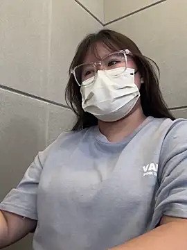 Snapshot of ariel_613 chatting on 10-30-25, 10:49 ariel 613 online show from 10-30-25, 10:49