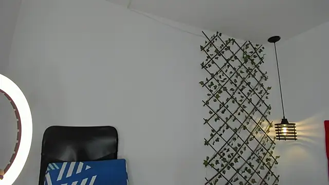 carolinacrus01 online show from 11-17-25, 04:35