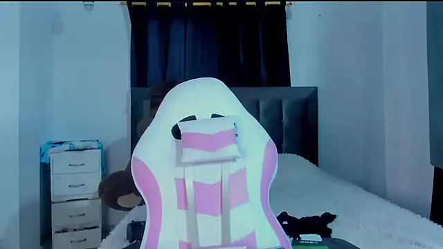 ISA BELLA VZL online show from 12-04-25, 04:05