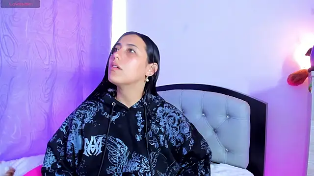 my aleja  online show from 04-25-26, 12:08