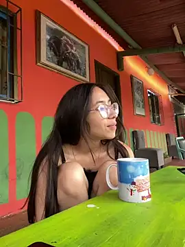 Snapshot of juliie_star chatting on 05-16-26, 10:19 juliie star online show from 05-16-26, 10:19