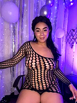 Dafnee sr online show from 10-28-25, 01:42