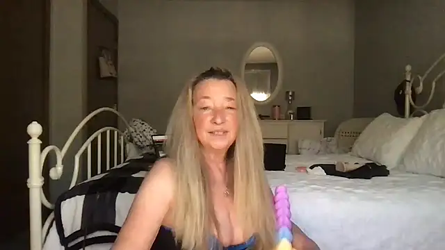 Snapshot of milf-Lacey chatting on 03-09-26, 06:56 milf-Lacey online show from 03-09-26, 06:56