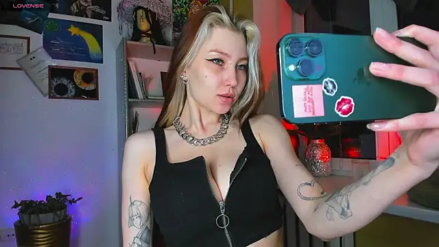 Nicole matt online show from 05-17-26, 08:16