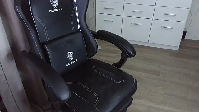 Milo9210 online show from 09-11-25, 10:10