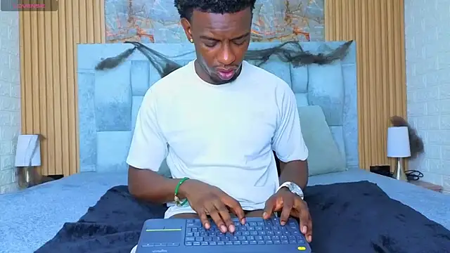 Snapshot of pipedark_ chatting on 10-30-25, 03:19 pipedark online show from 10-30-25, 03:19