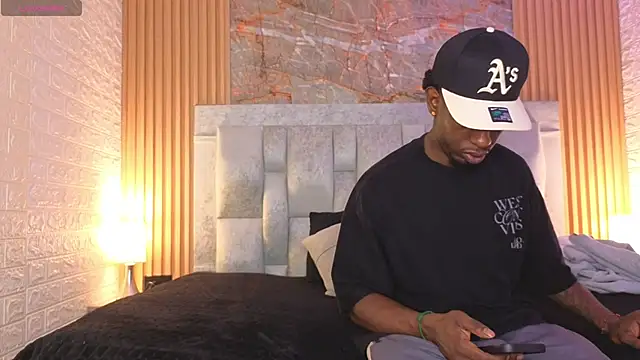 Snapshot of pipedark_ chatting on 11-06-25, 03:18 pipedark online show from 11-06-25, 03:18