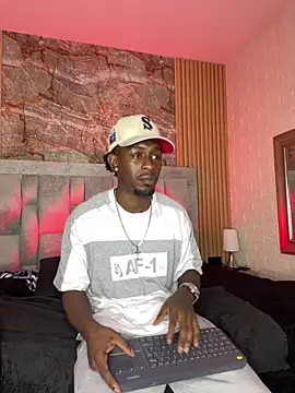 Snapshot of pipedark_ chatting on 12-14-25, 04:40 pipedark online show from 12-14-25, 04:40