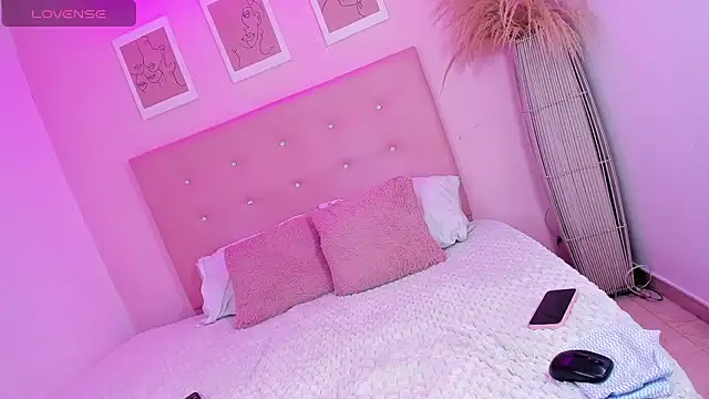 ANNIE DOLCE  online show from 10-23-25, 09:46