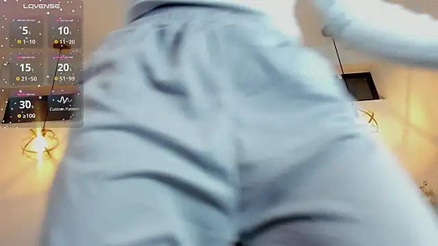 Hanna Cornee  online show from 12-03-25, 01:42