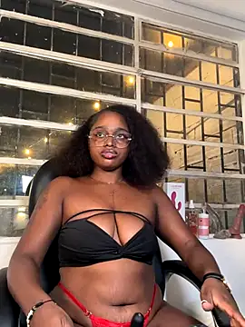 Snapshot of darle_volant chatting on 11-10-25, 11:04 darle volant online show from 11-10-25, 11:04