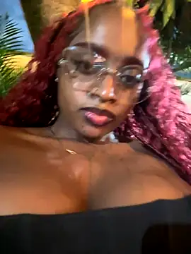 Snapshot of darle_volant chatting on 11-14-25, 11:02 darle volant online show from 11-14-25, 11:02