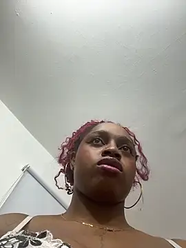 Snapshot of darle_volant chatting on 11-26-25, 10:00 darle volant online show from 11-26-25, 10:00