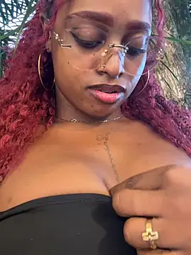 Snapshot of darle_volant chatting on 11-27-25, 10:23 darle volant online show from 11-27-25, 10:23