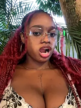 Snapshot of darle_volant chatting on 11-28-25, 10:12 darle volant online show from 11-28-25, 10:12