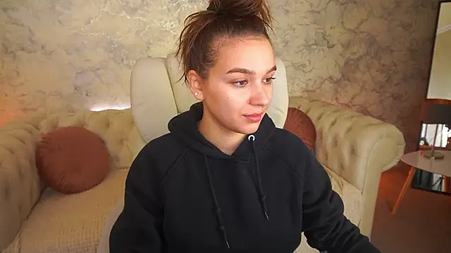 UrMuseOn online show from 11-22-25, 08:24