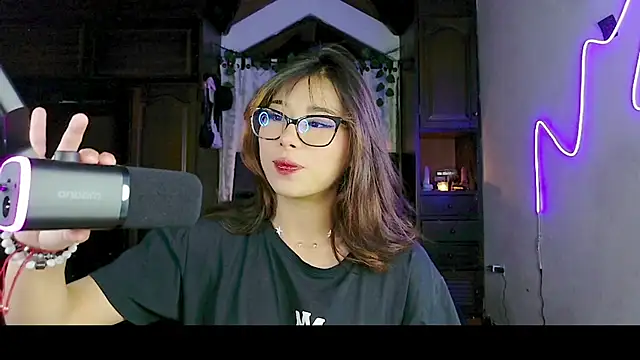 Shisuku Sophi online show from 11-21-25, 05:17