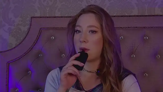 Snapshot of MiaEuphoria_ chatting on 11-17-25, 03:56 MiaEuphoria online show from 11-17-25, 03:56