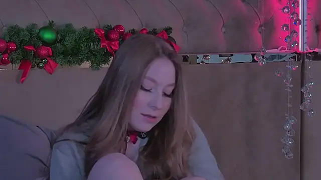 Snapshot of MiaEuphoria_ chatting on 12-14-25, 04:29 MiaEuphoria online show from 12-14-25, 04:29