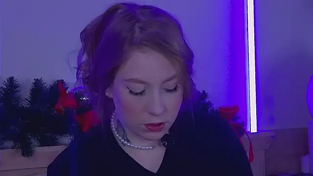 Snapshot of MiaEuphoria_ chatting on 12-17-25, 03:34 MiaEuphoria online show from 12-17-25, 03:34