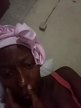 RFeltomWhitJ online show from 11-07-25, 02:22