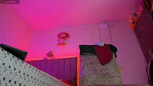 hot Dariana pantyhose online show from 04-24-26, 03:03