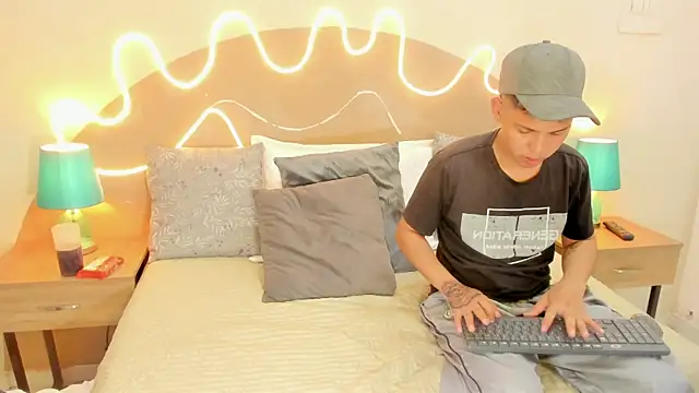 Snapshot of Enrrixxx_ chatting on 11-09-25, 12:31 Enrrixxx online show from 11-09-25, 12:31