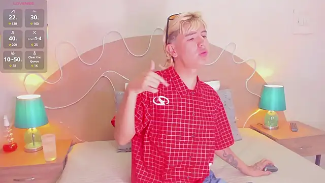 Snapshot of Enrrixxx_ chatting on 11-11-25, 12:21 Enrrixxx online show from 11-11-25, 12:21