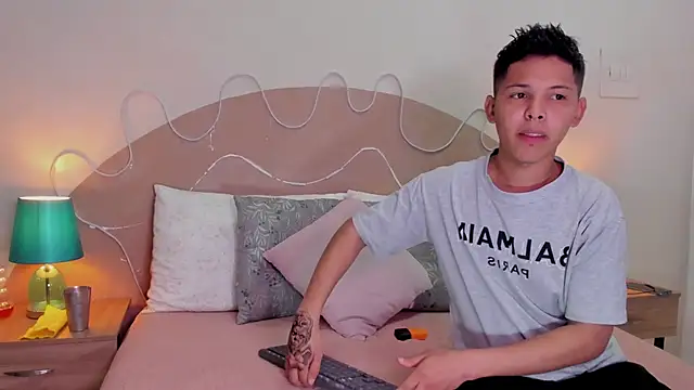 Snapshot of Enrrixxx_ chatting on 11-14-25, 12:31 Enrrixxx online show from 11-14-25, 12:31