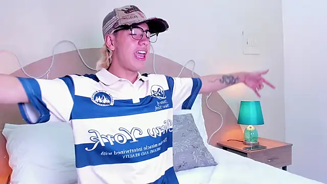 Snapshot of Enrrixxx_ chatting on 11-16-25, 07:52 Enrrixxx online show from 11-16-25, 07:52