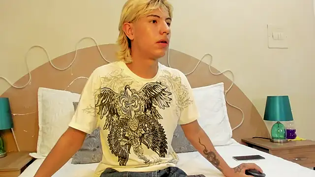 Snapshot of Enrrixxx_ chatting on 11-21-25, 10:19 Enrrixxx online show from 11-21-25, 10:19