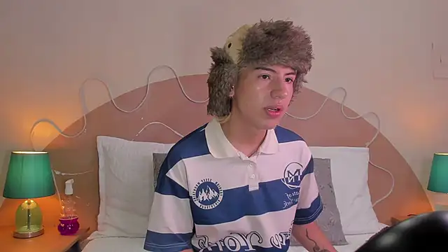 Snapshot of Enrrixxx_ chatting on 11-25-25, 12:21 Enrrixxx online show from 11-25-25, 12:21