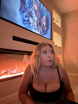 Snapshot of KaylaTrudi chatting on 10-15-25, 08:31 KaylaTrudi online show from 10-15-25, 08:31